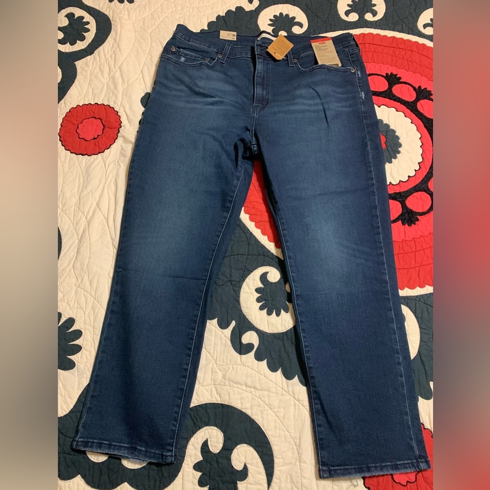 Levi's High-Rise Women's Jeans in Dark Blue Wash